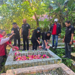 Rangkaian Bulan Bung Karno, PDI Perjuangan Ziarah ke Makam Senior dan Tokoh Partai